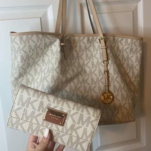 White Michael Kors Large tote with wallet